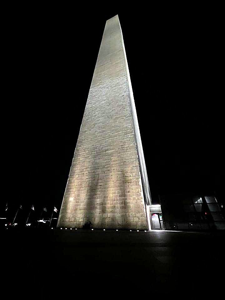 The Washington Monument at night